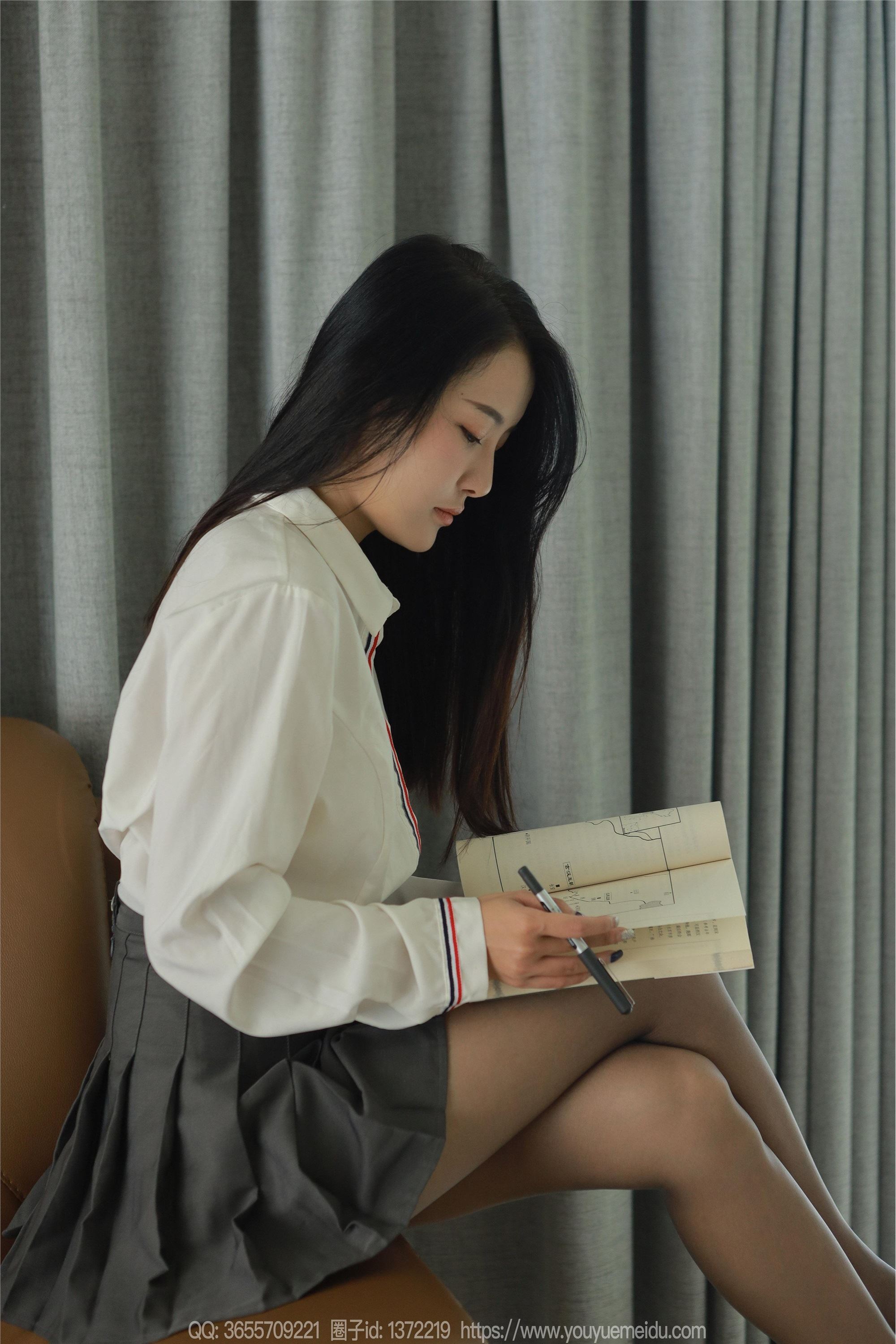 IESS异思趣向  2023.10.05 丝享家 1551 婉萍《爱看书的女人》